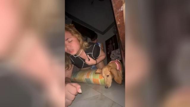 Inuna Pang Magpa-Doggy Bago Pakainin si Doggy