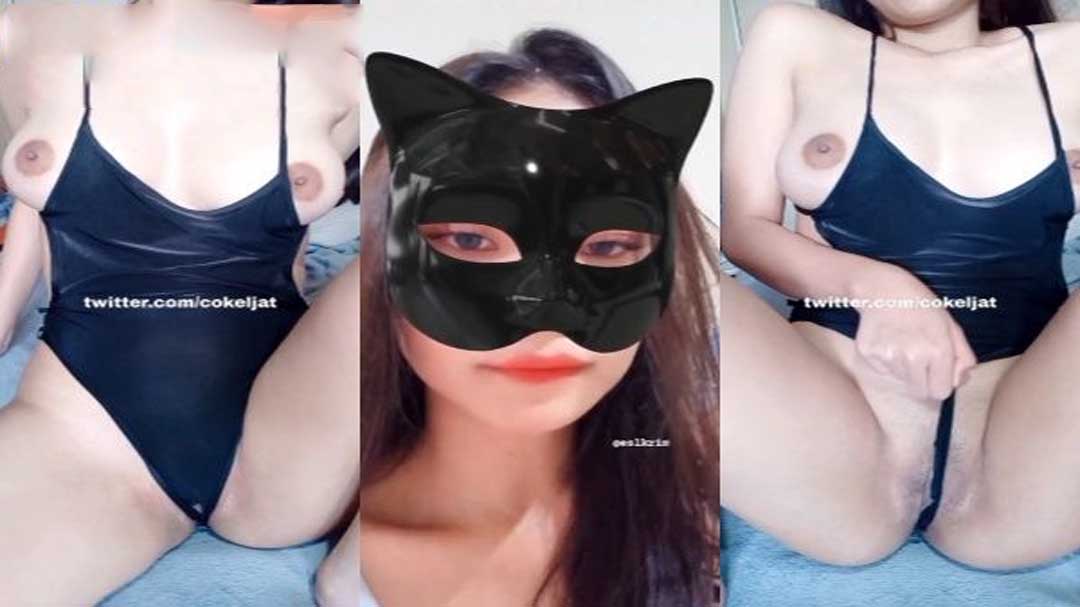 Ang mahiyaing cat na may pagkaburikat