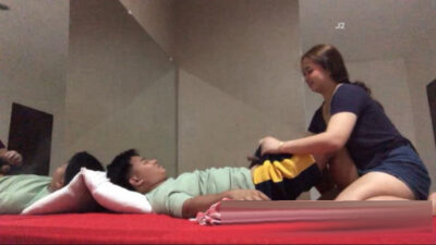 Yung Ungol Niya Kapag Nilalabasan Na Siya Sa Loob Habang Nakayakap Nang Mahigpit Nakakalibog Sobra Yung Tunog